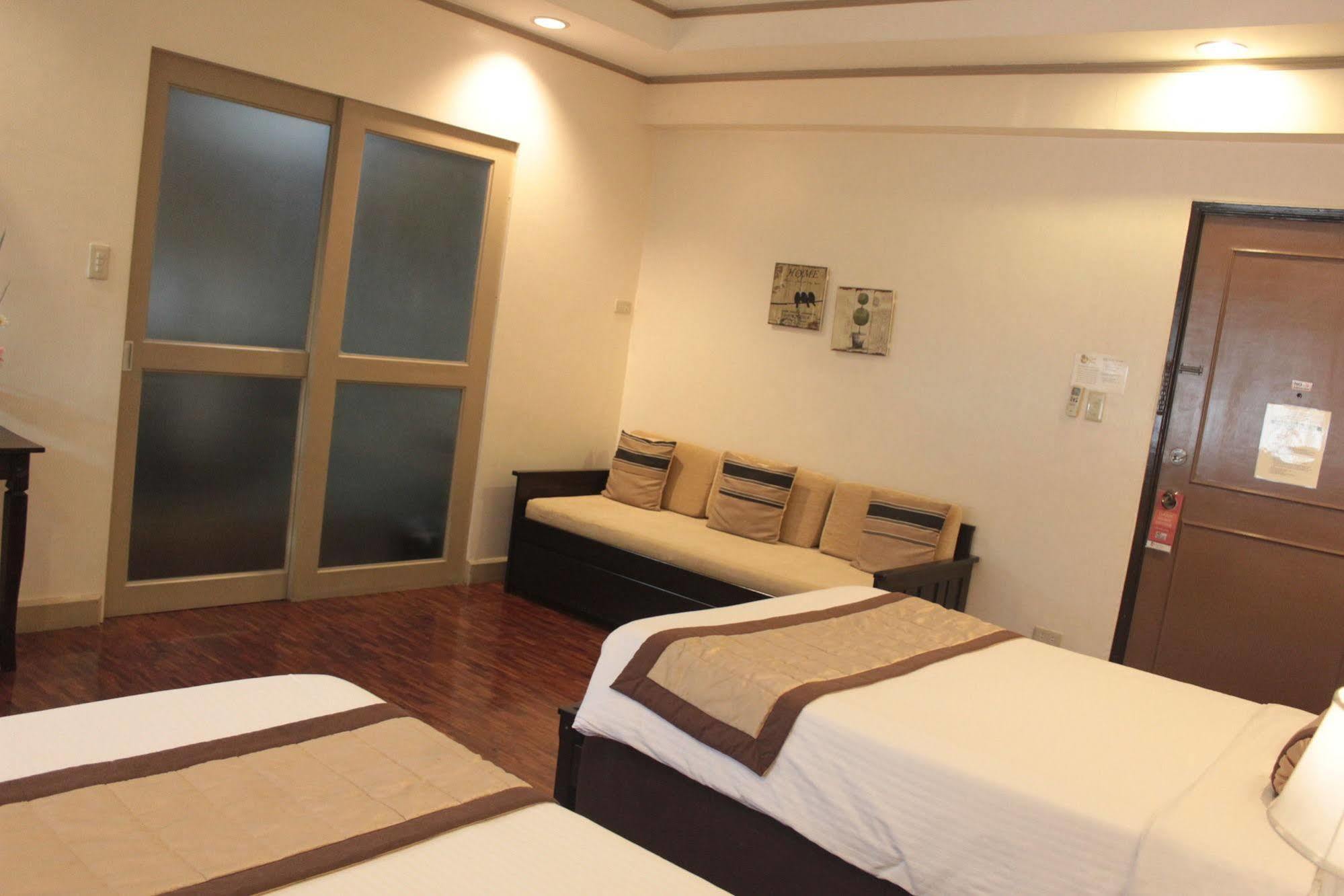 Casa Pura Inn And Suites Quezon City Buitenkant foto